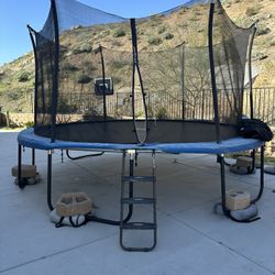 Trampoline 