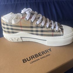 BURBERRY