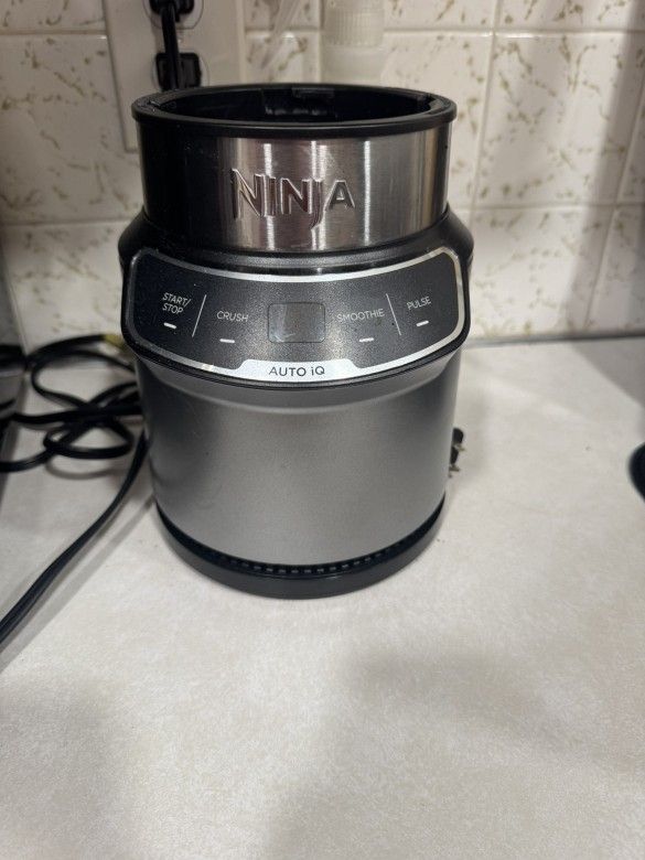 Used Ninja® Nutri-Blender Pro with Auto-iQ®, 1000-Watt, Personal Blender
