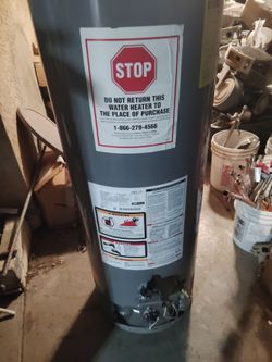 RHEEM 40 GALLON WATER HEATER FREE INSTALL & HOSES
