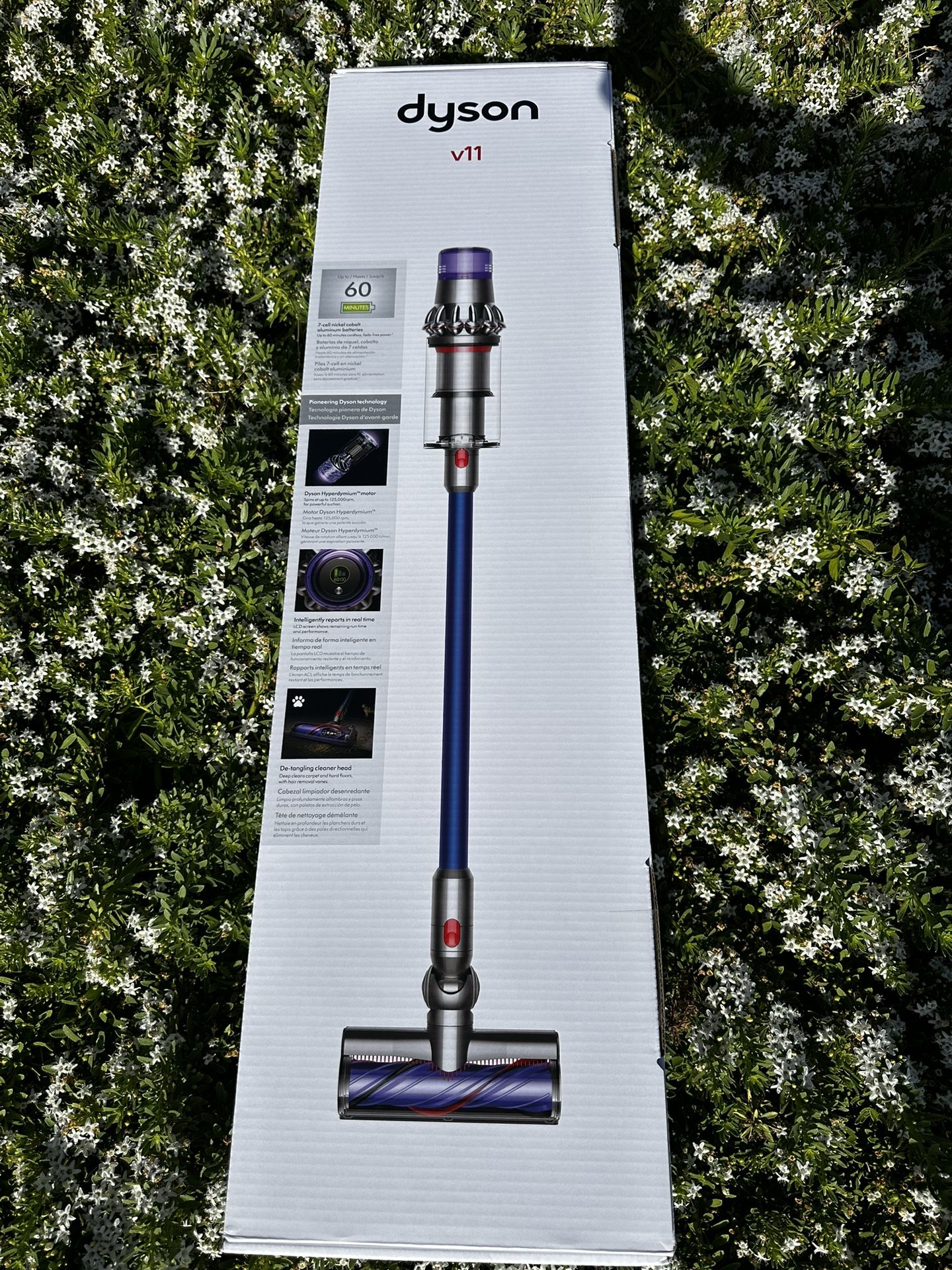 DYSON V11 Cordless Stick Vacuum Cleaner. BRAND NEW Factory sealed. Authentic With Warranty