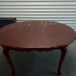 Used Dining Table And Four Chairs 