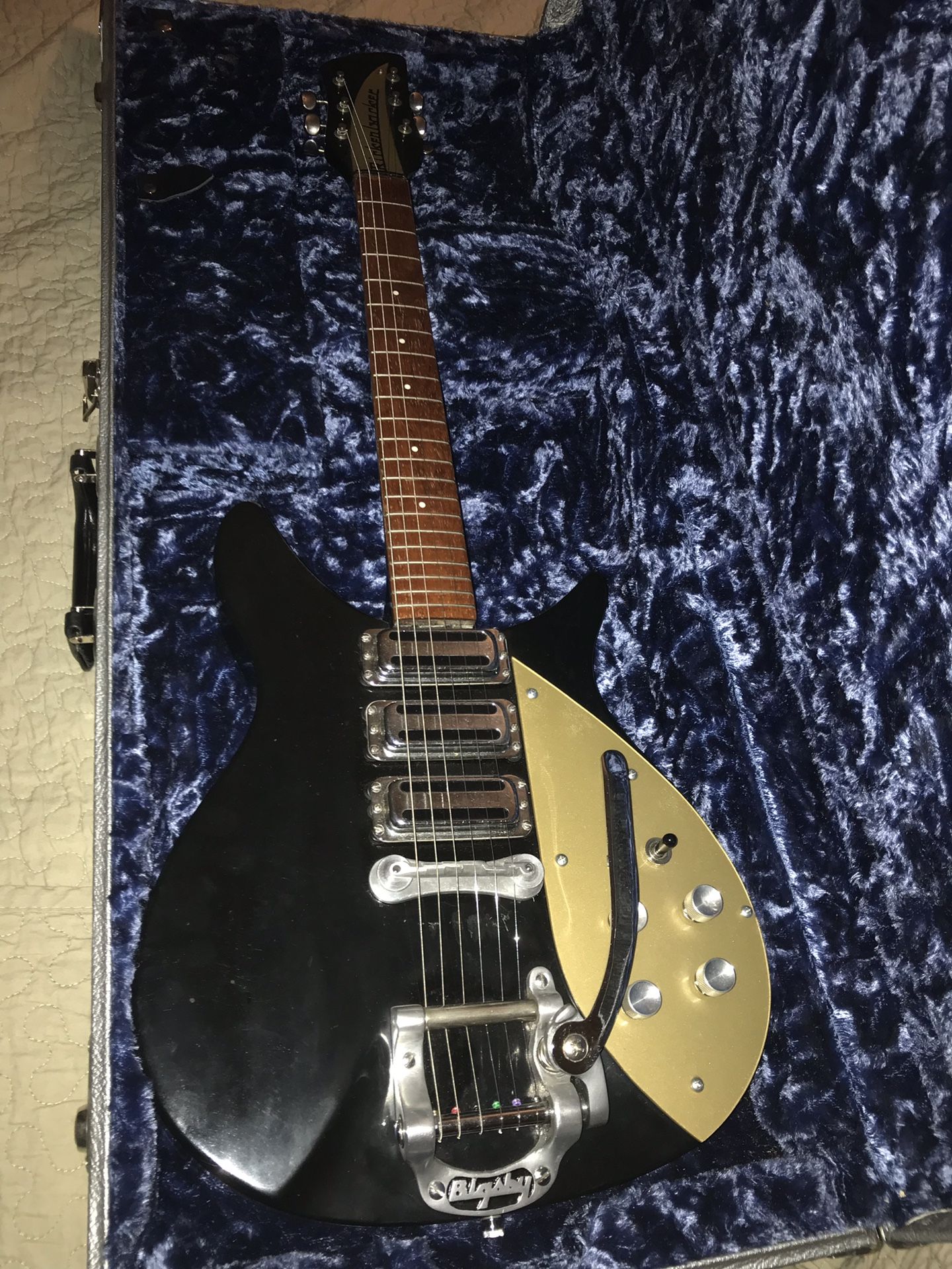 1982 Rickenbacker 320/325 specs John Lennon