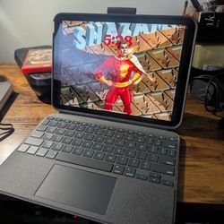 iPad, Case And Apple Pencil 