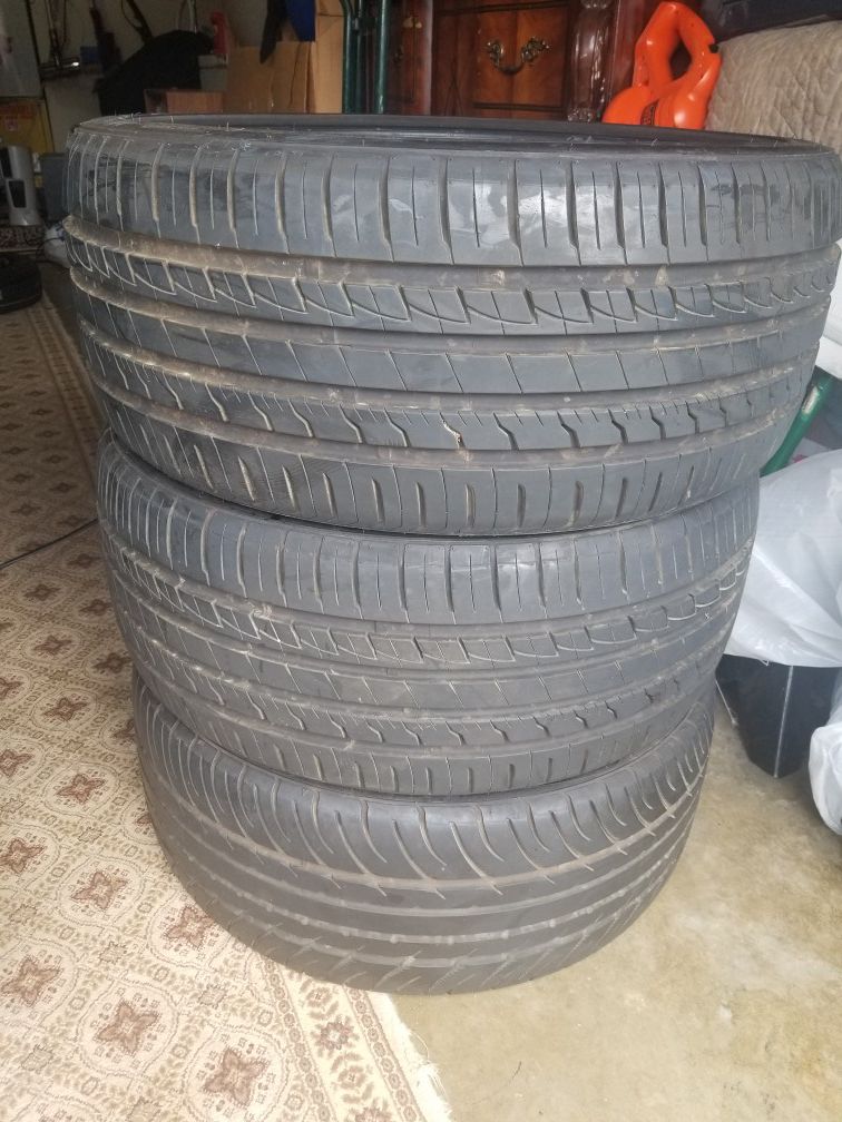 245/35ZR20 3 tires