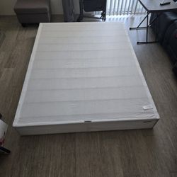 *NEW* QueenBox Spring,Metal