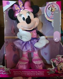 Minnie mouse dancing ballerina