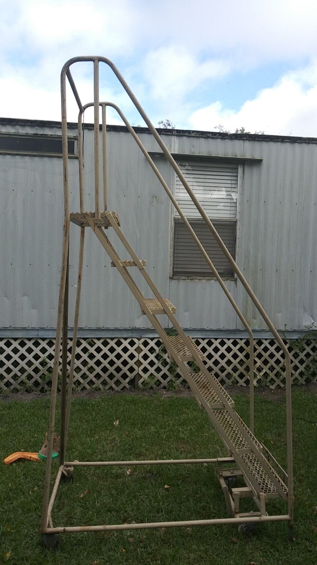 7 step narrow ladder