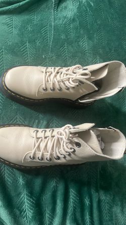 Doc Martens woman’s boots