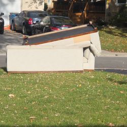 Free Curbside 212 MOHAWK DR 