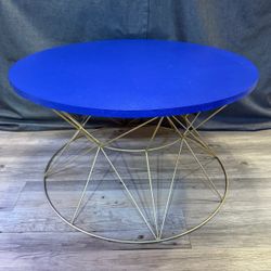 Kate and Laurel Mendel Round Metal Coffee Table with Gold Base