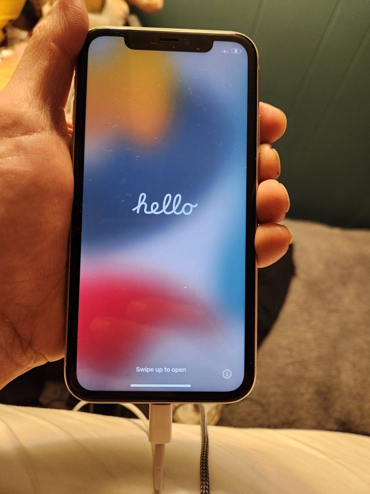I Phone 11 Pro & I Pad 
