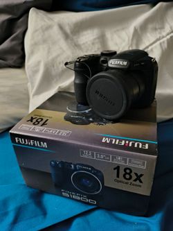📸 Fujifilm FinePix S1800 – Complete Photography Starter Kit (New in Box)