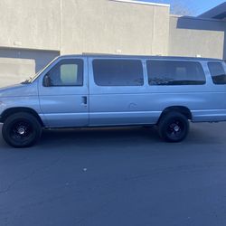 1999 Ford 350 Econoline Super Duty Passenger Van $2500 OBO