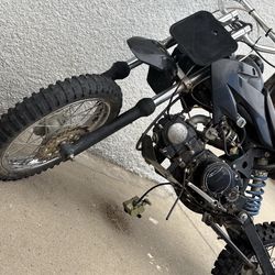 Dirt bike 700 or best offer Cluth 4 gear all offers welcomed