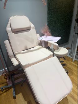 XL spa bed metal pink and Iv pool