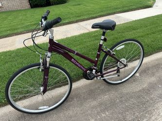Schwinn Adult Lightweight 21-speed 28-inch Wheels Hybrid Bike