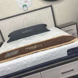 5 Pc King Bed With 2 Night Stands Mirror 