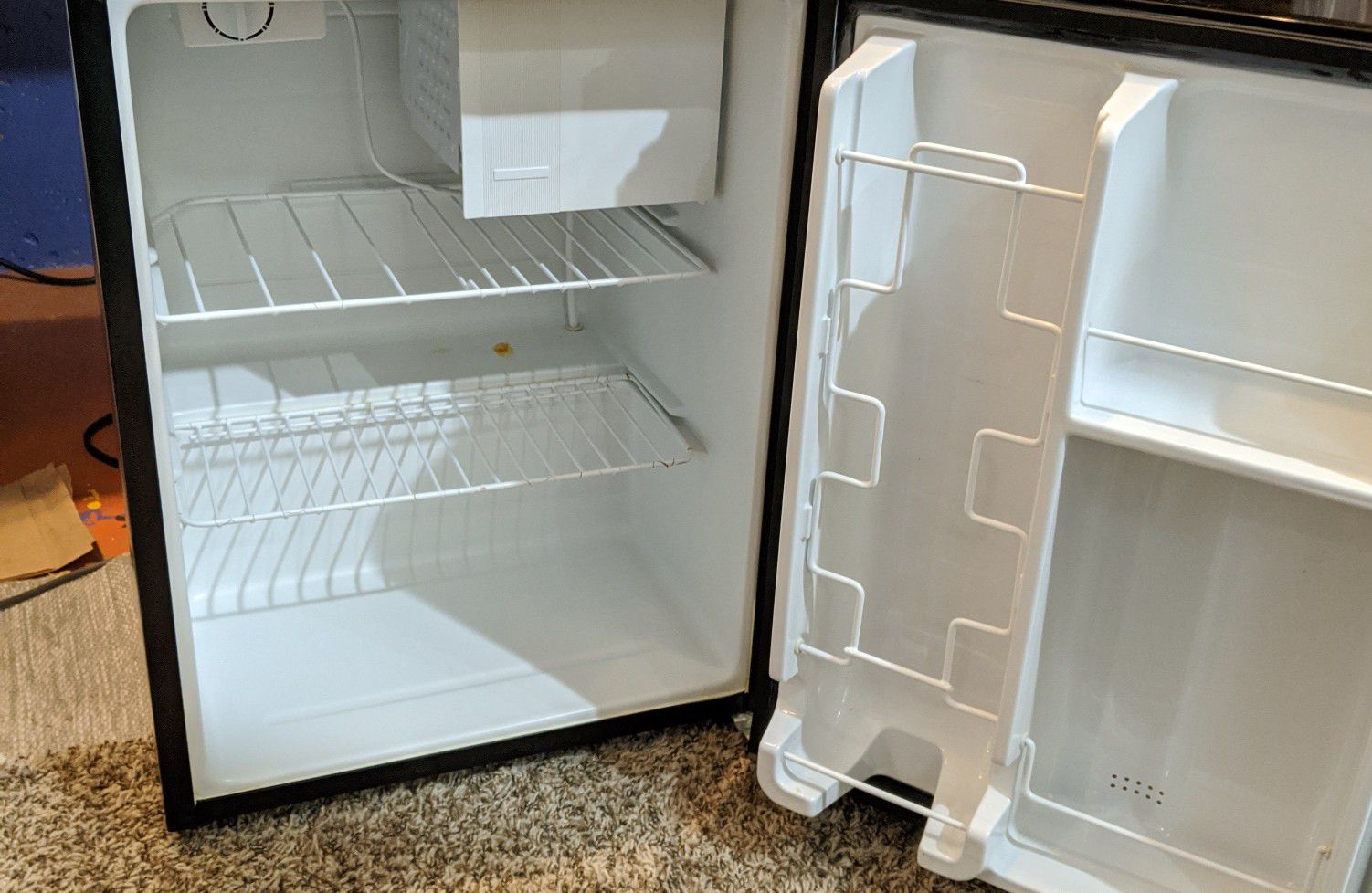 Mini small refrigerator, dorm size refrigerator. Barely Used good condition