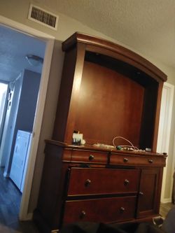 Dresser /Tv Stand