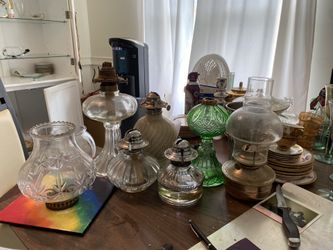 Antique and vintage hurricane lamp collection 150$