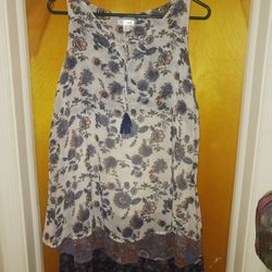 Really Cute Ladies Size Medium Dress 