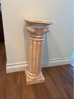 Corinthian Column Pedestal