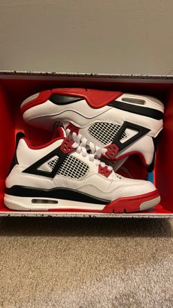 Air Jordan 4 Retro – Size 7Y