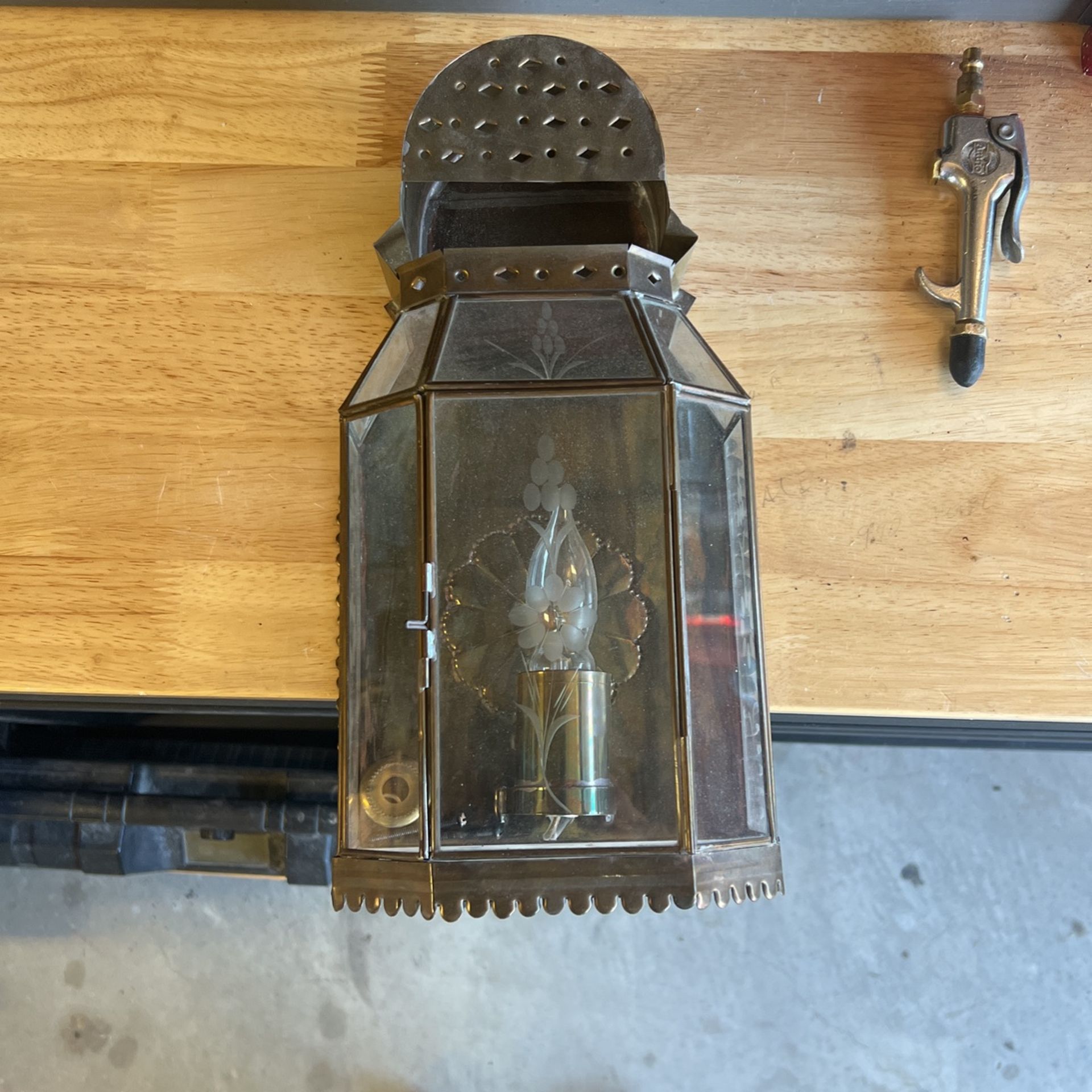 Antique Brass Wall Light