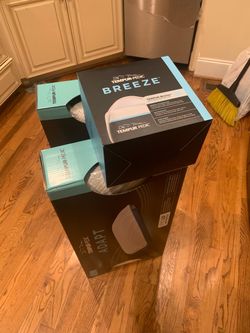 Tempur-Pedic Breeze Mattress Protector & Adapt Pillow Bundle