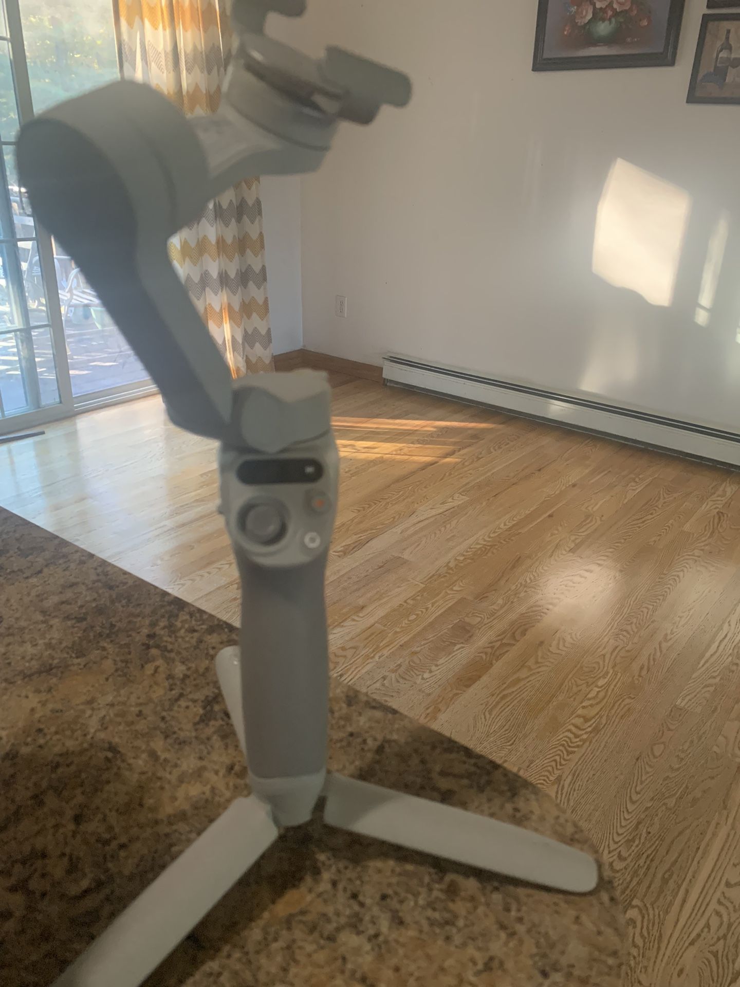 DJI - Osmo Mobile SE Smartphone 3-Axis Gimbal