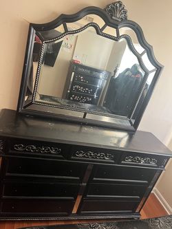 Bed frame ! Mirror &Dresser !Dresser !