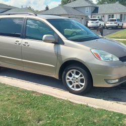 Toyota Sienna 2004