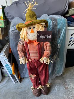 Fall Scarecrow Welcome Decoration