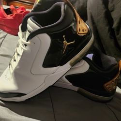 Jordan Big Fund Premium
White Metallic Gold