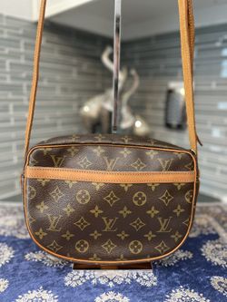 Louis Vuitton Jeune Fille Mm Monogram Crossbody Bag for Sale in Sunnyvale,  CA - OfferUp