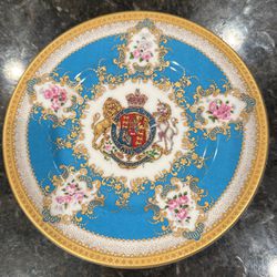 Royal Collection Plate Fine Bone China 8.86 in. Turquoise Blue without Box