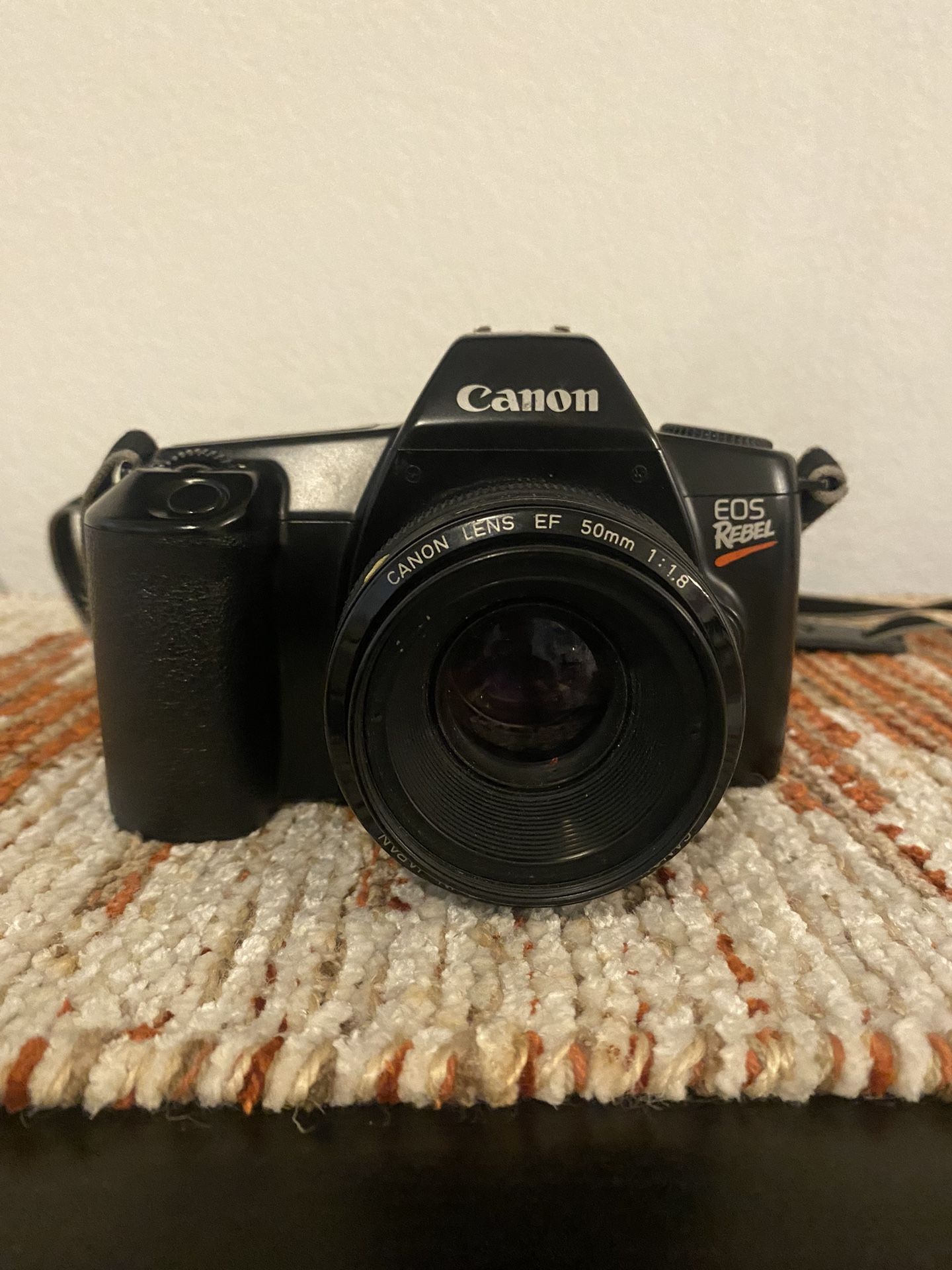 Canon EOS Rebel 50mm Film Camera. WORKS!