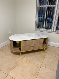 Beutiful coffee table