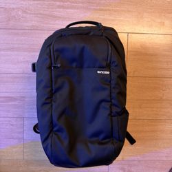 Incase DSLR Pro Pack - 26L camera backpack