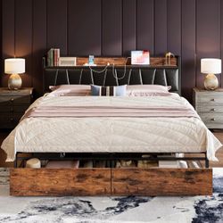 Likimio 78-in W Vintage Brown and Grey Bed Frame with Charging Station (king size)