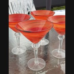 Beautiful Glass cup set of 4 very heavy duty glass in good condition