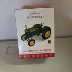 John deere model g p tractor ornament