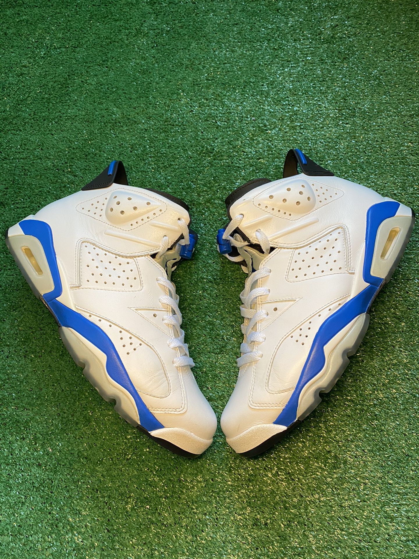 Jordan 6 sport blue size 8.5