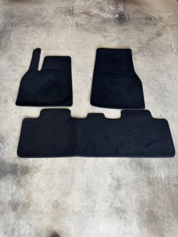 Tesla Model Y Carpet Mats