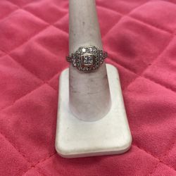 14KT White Gold Diamond Ring