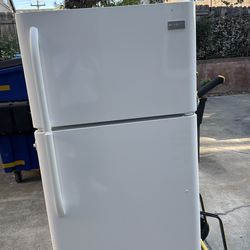 Fridge for sale $100