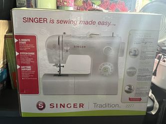 Singer Sewing Machine 
