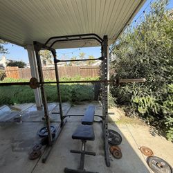 Complete Garage Gym – Power Cage, Bench, & 300+ lbs Iron Plates