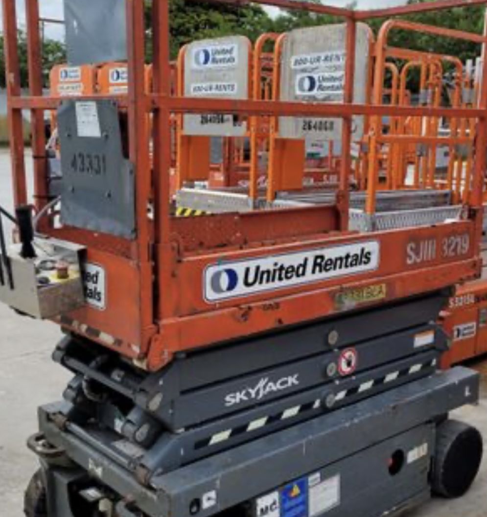 Electric Scissor Lift 19’